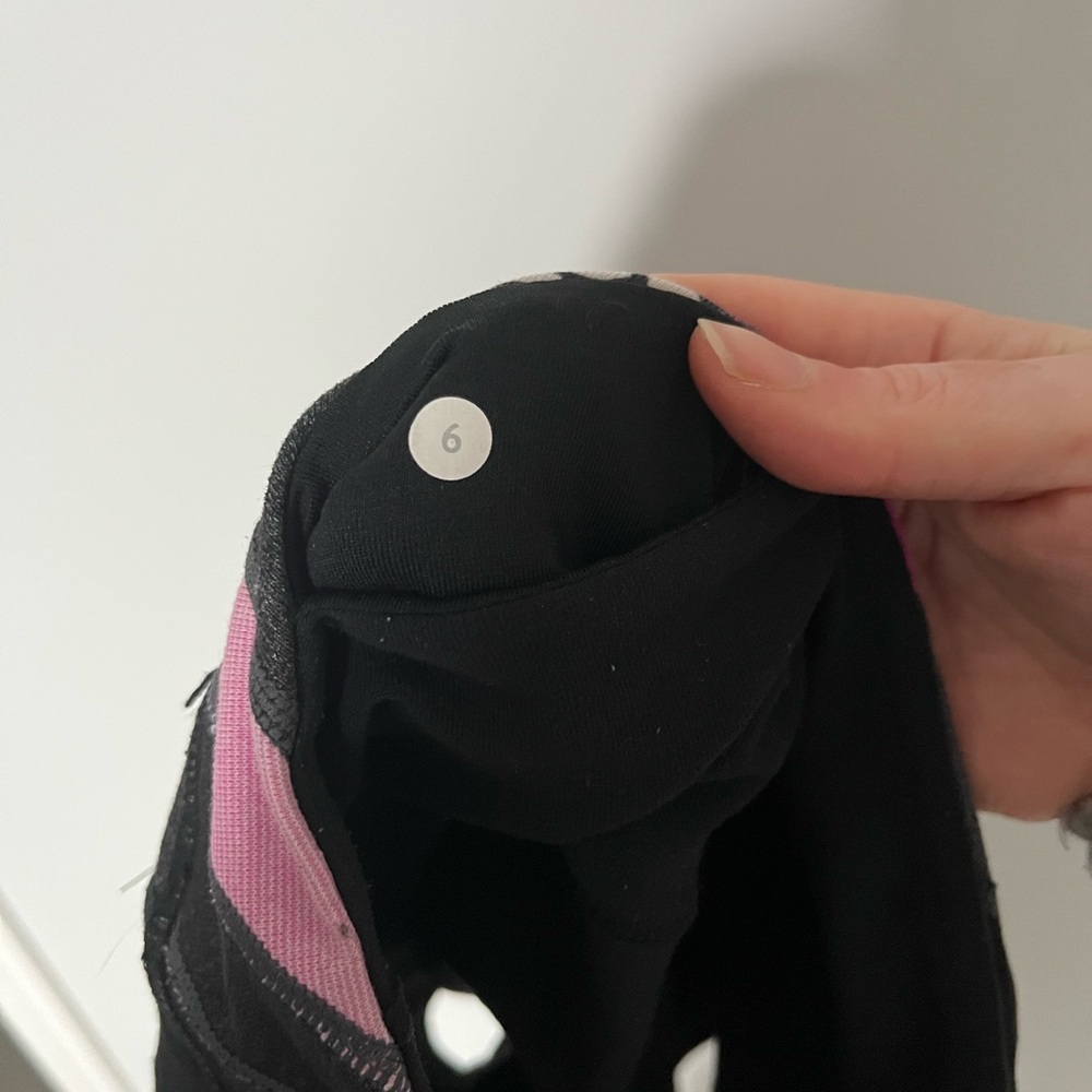 Lululemon Reverse Groove Short - Picture 4 of 4